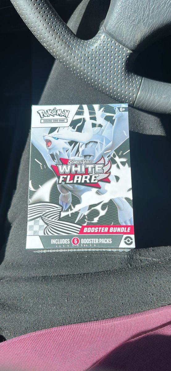 Pokemon: White Flare booster