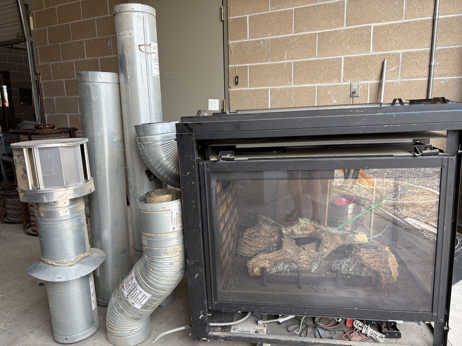 Free standing gas fireplace