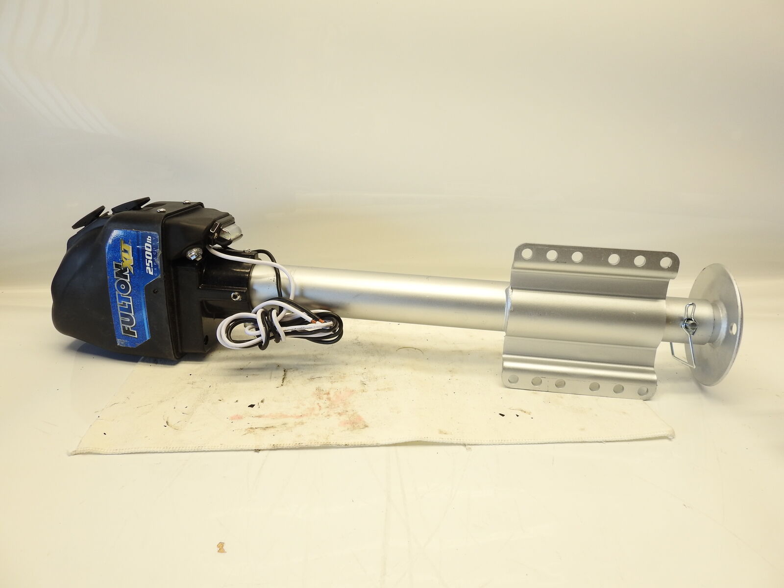 New Fulton 141401 XLT Marine Powered Jack - 2,500 lb. Capacity