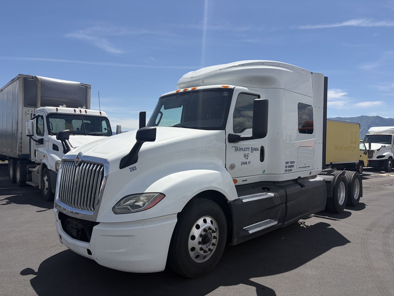 2021 International LT625 Sleeper Truck