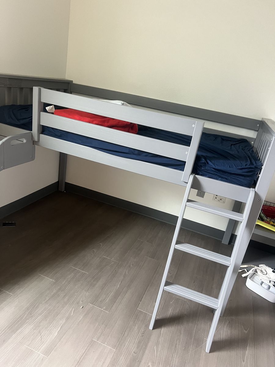 Kid’s loft bed