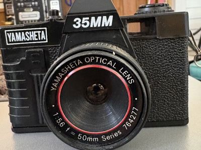 Vintage Yamasheta 35mm Camera