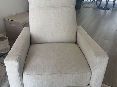 Comfortable Fabric Recliner Chair - Light Grey/Off-White Upholstery with Retractable Footrest