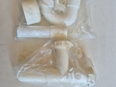 White Plastic 1 1/2"Plumbing Pipe Fittings Set in Original Packaging