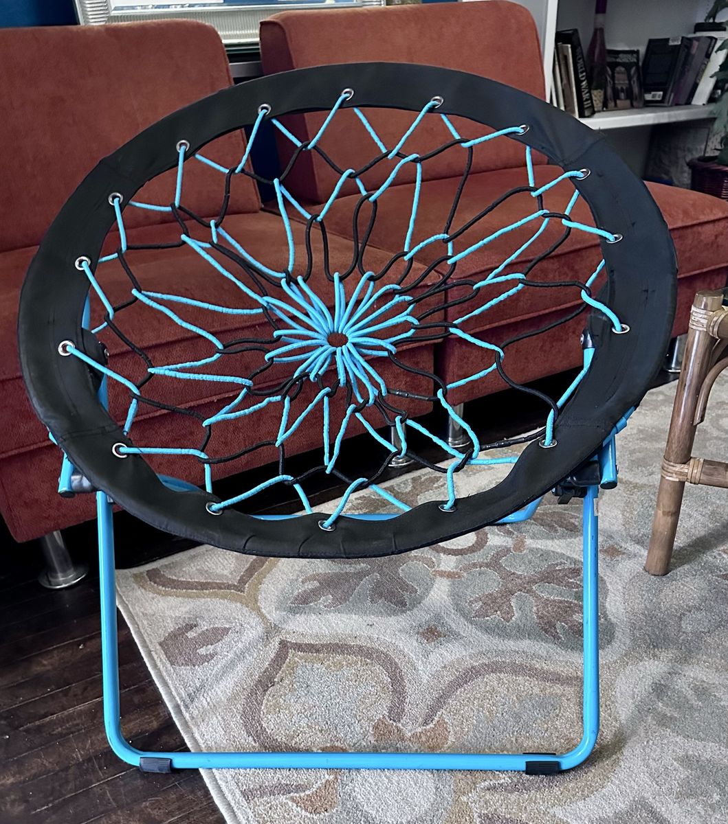 Bungee folding chair