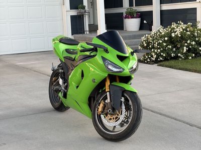 2005 Kawasaki ZX6RR – 6,000 Miles – Clean Title – $9,000