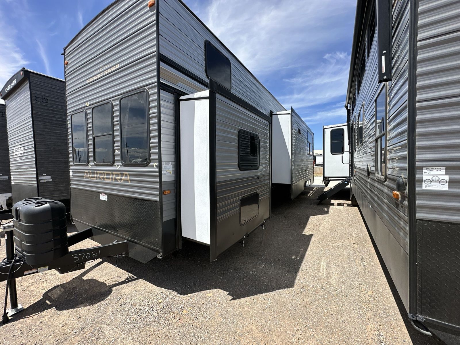 Main image 7