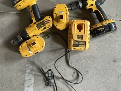 (2) DeWalt Drills and 18V batteries