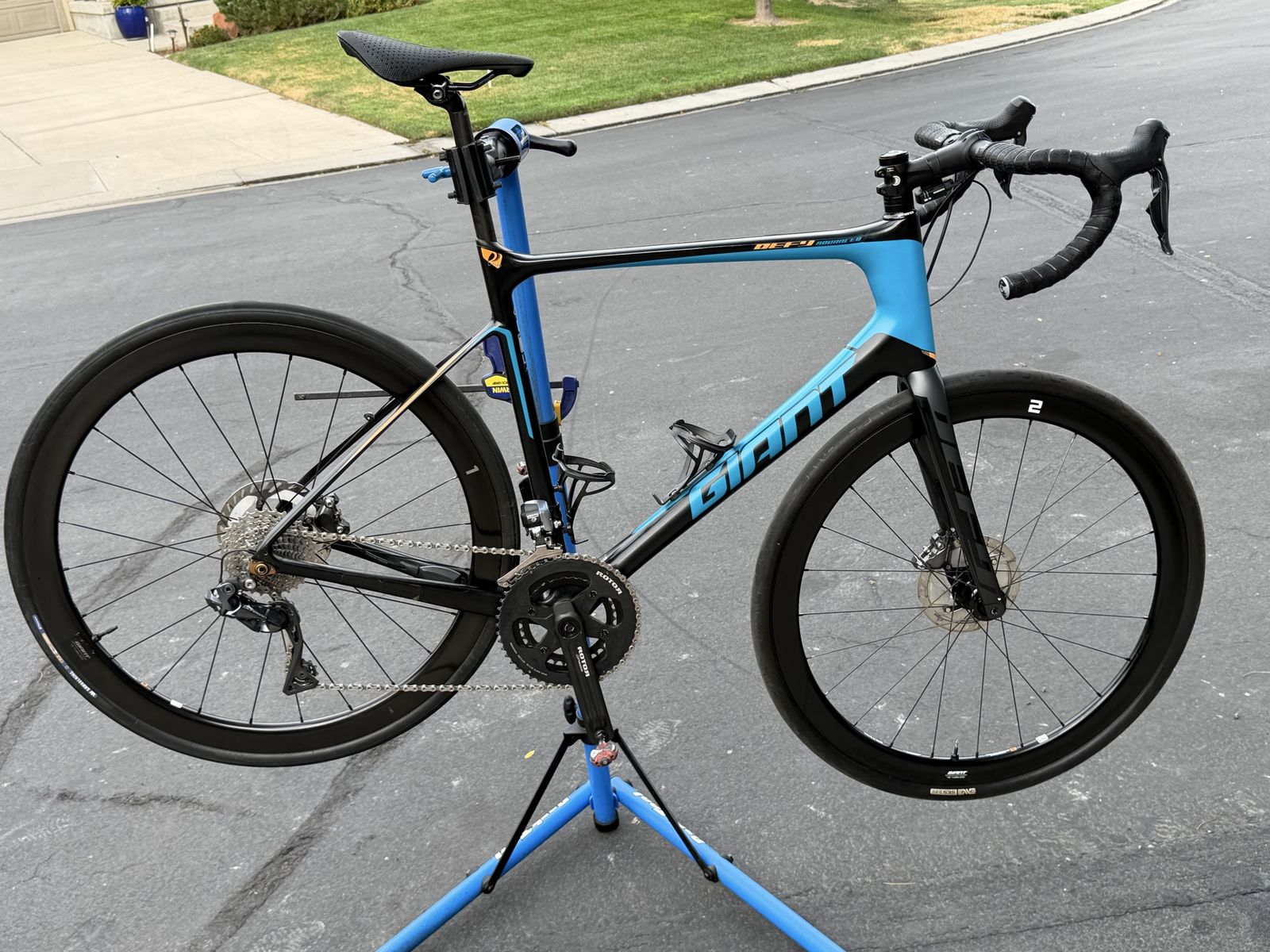 Giant Defy Advanced Pro size L