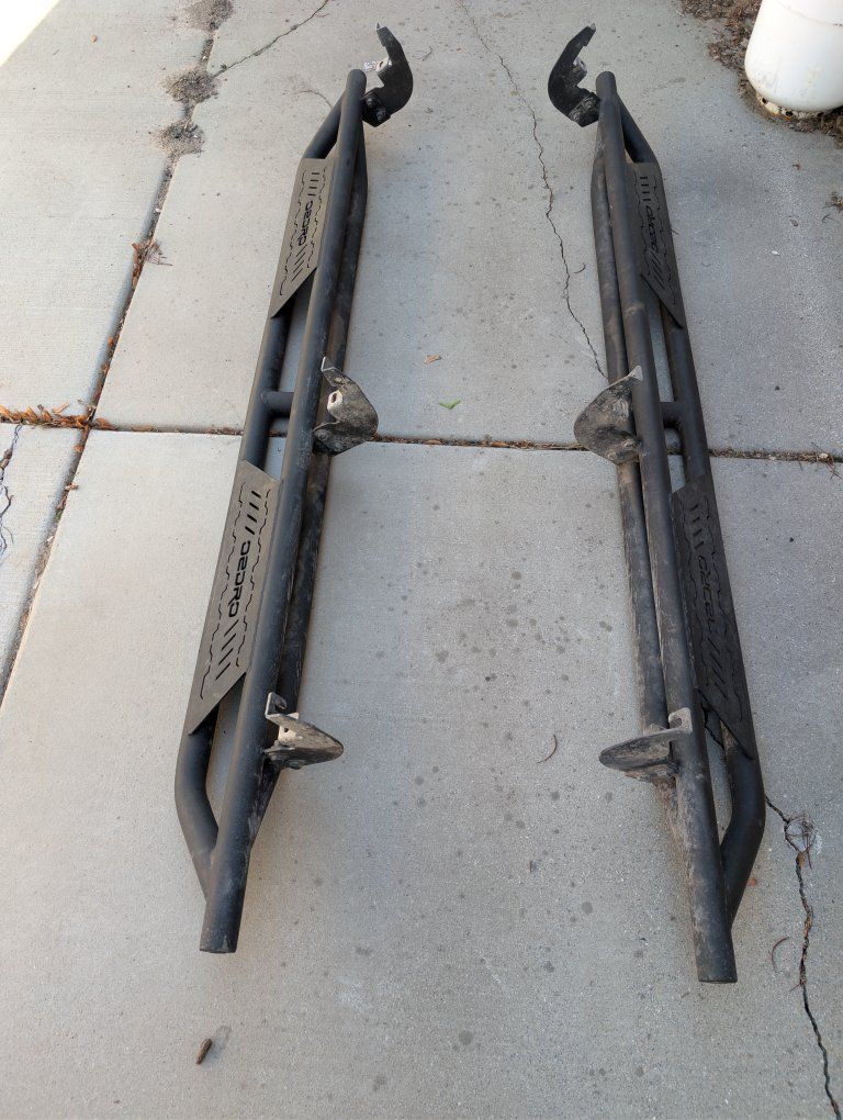 Chevy Colorado Rock Sliders/ Steps
