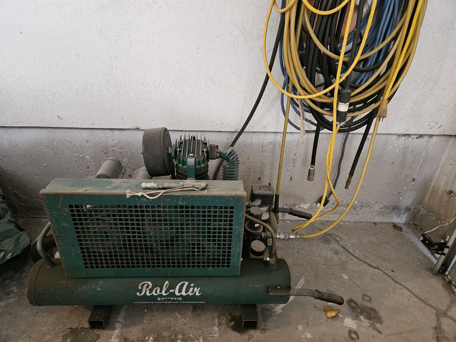 ROL-AIR COMPRESSOR   1 1/2 horsepower (Taylorsville)
