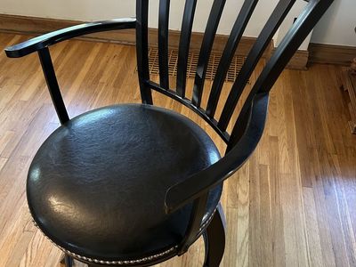Cool tall black chair