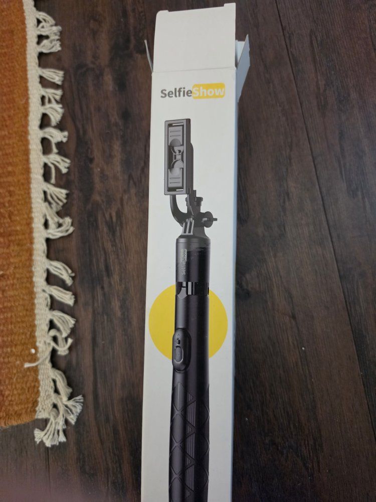new! heavy duty selfie stick with remote - white