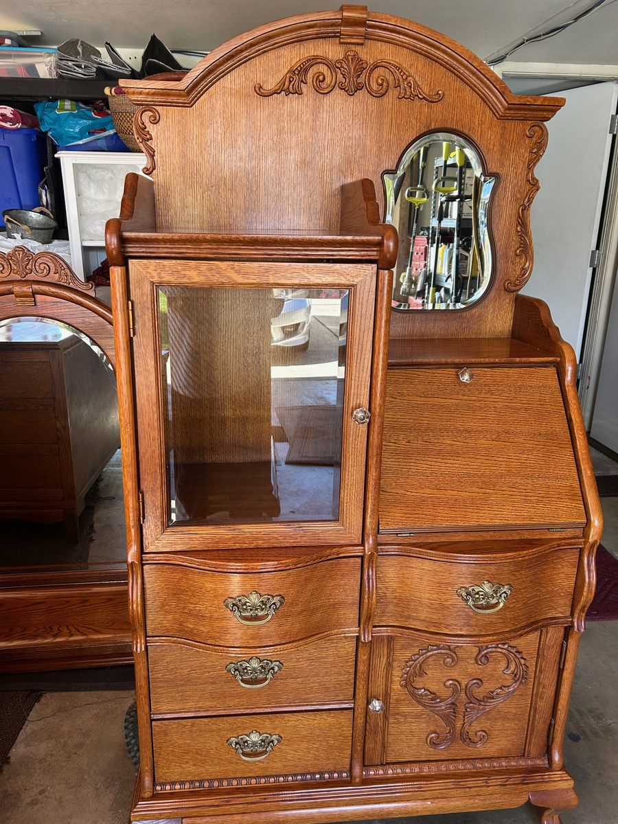 Victorian Side by Side Vanity/Chest