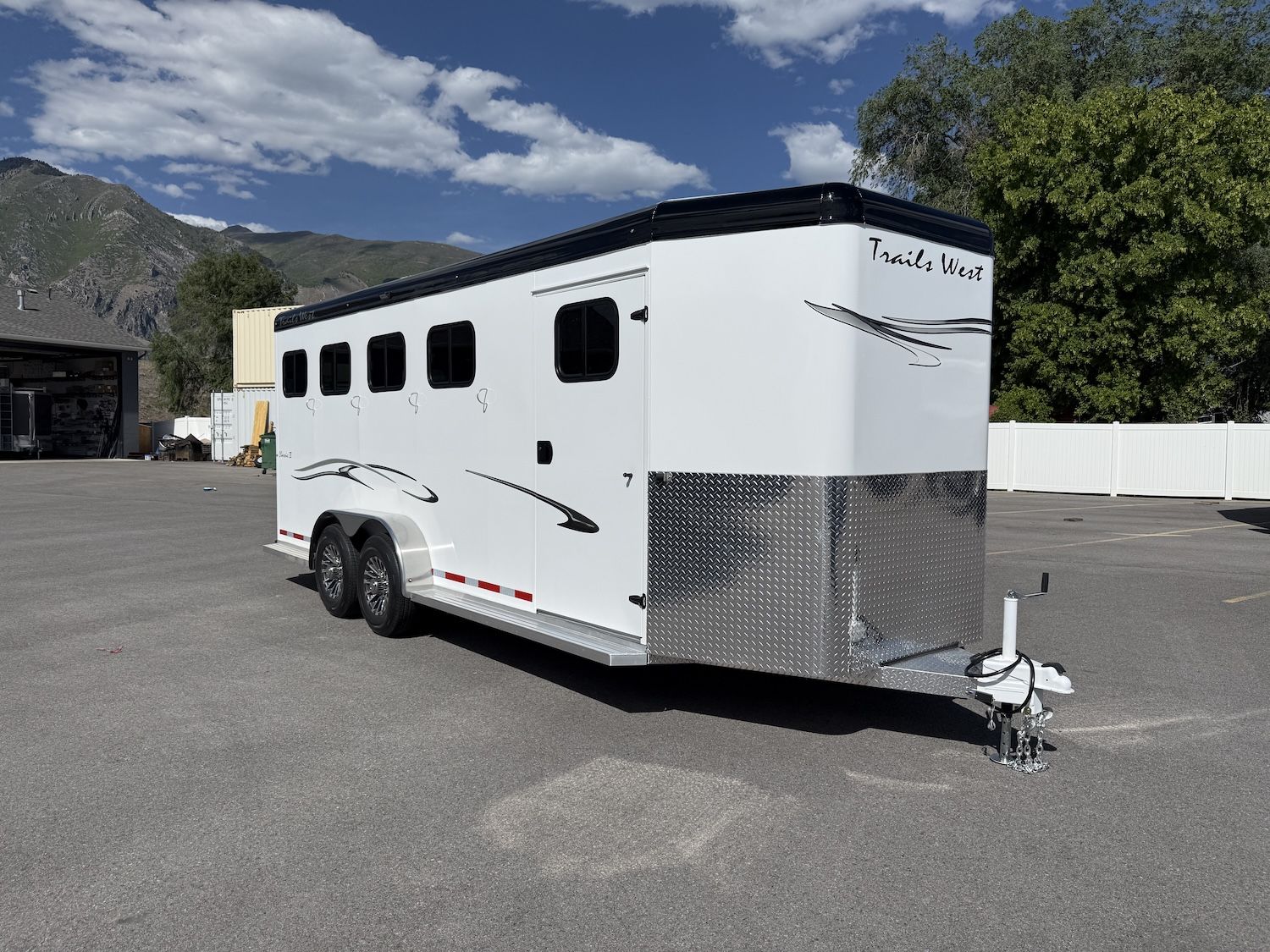 2027 Trails West Classic II 4-Horse