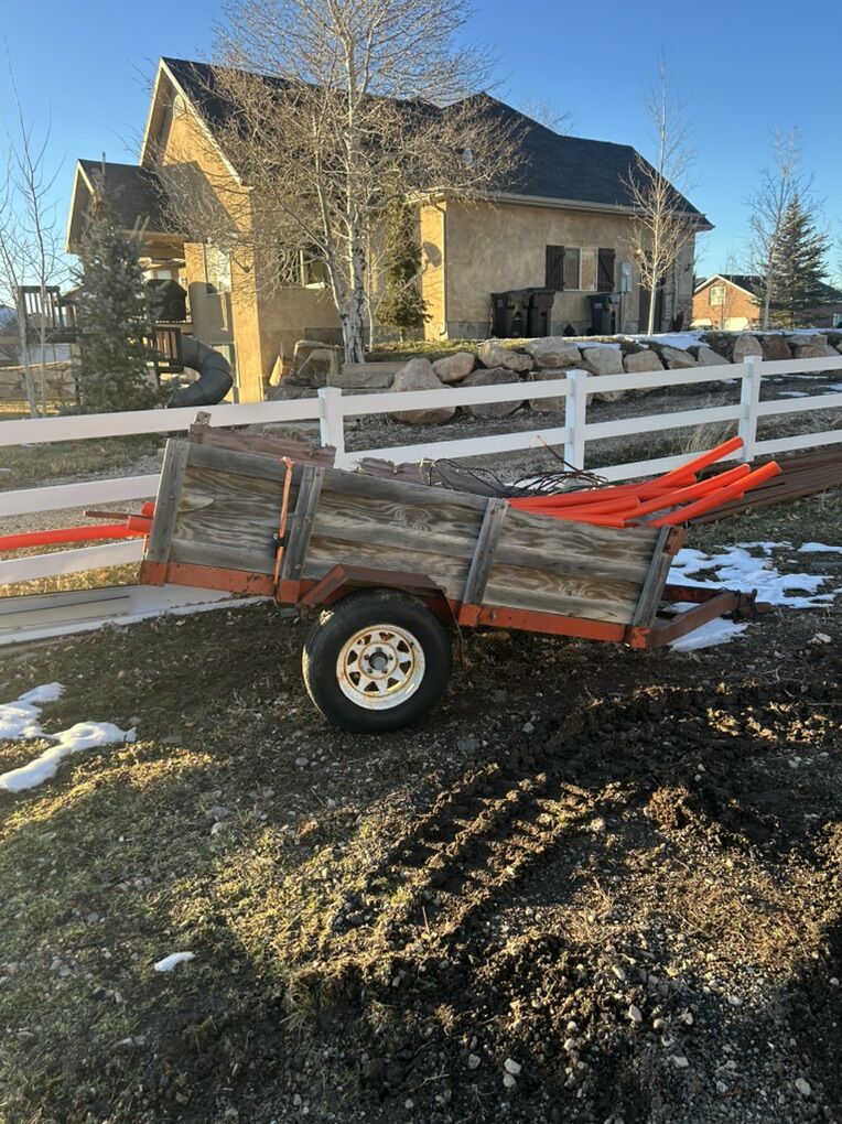 Trailer 5x8 first $ 250 Cash Takes It