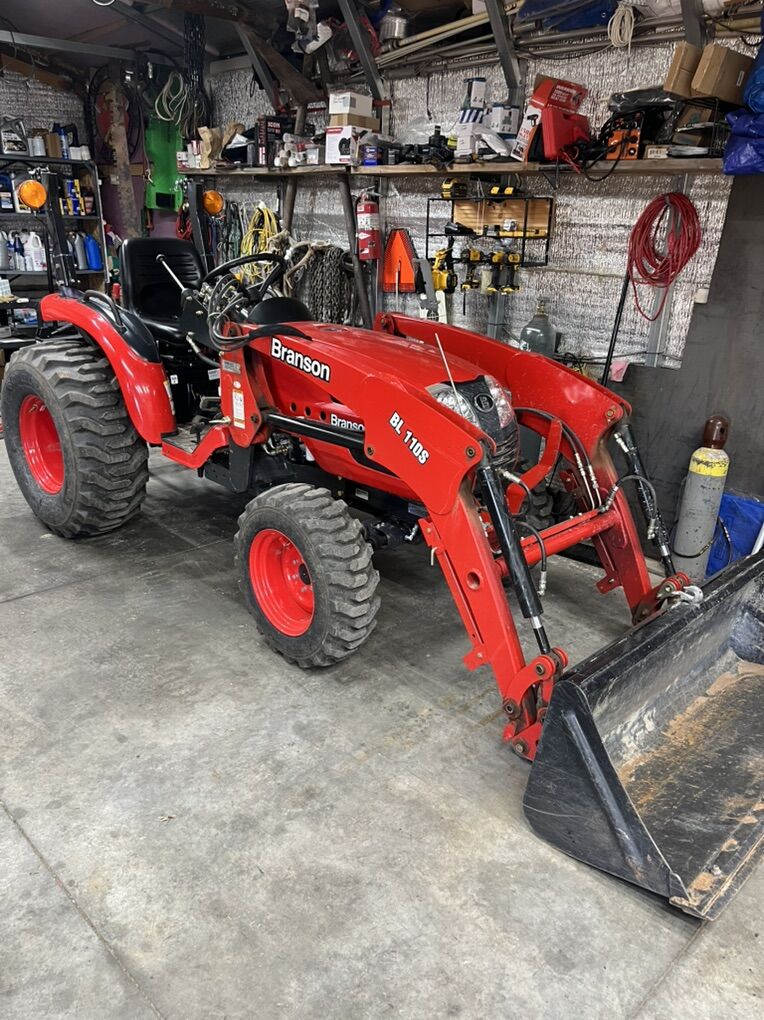 Branson 2610h Tractor