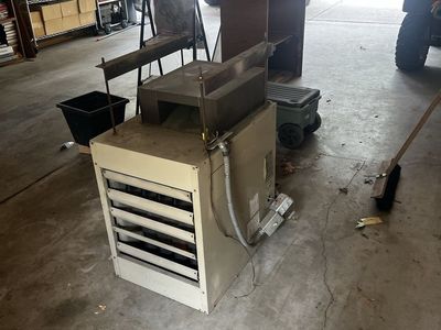 Lennox 110,000 BTU Natural Gas Garage/Shop Heater – $150 OBO