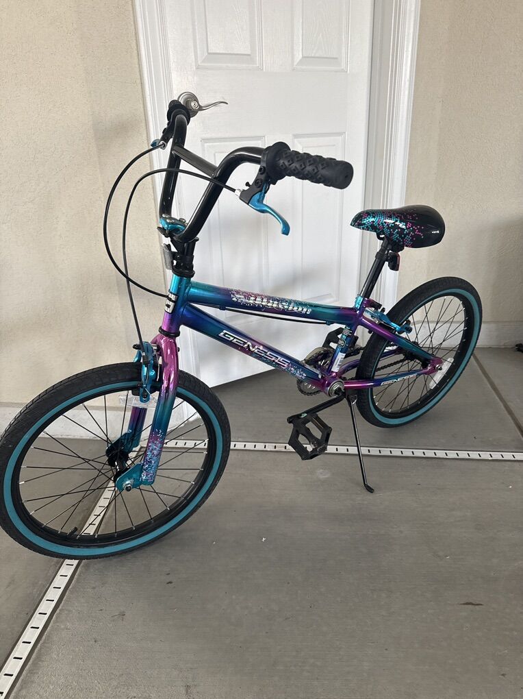 GENESIS ILLUSION 20 Inch Bike