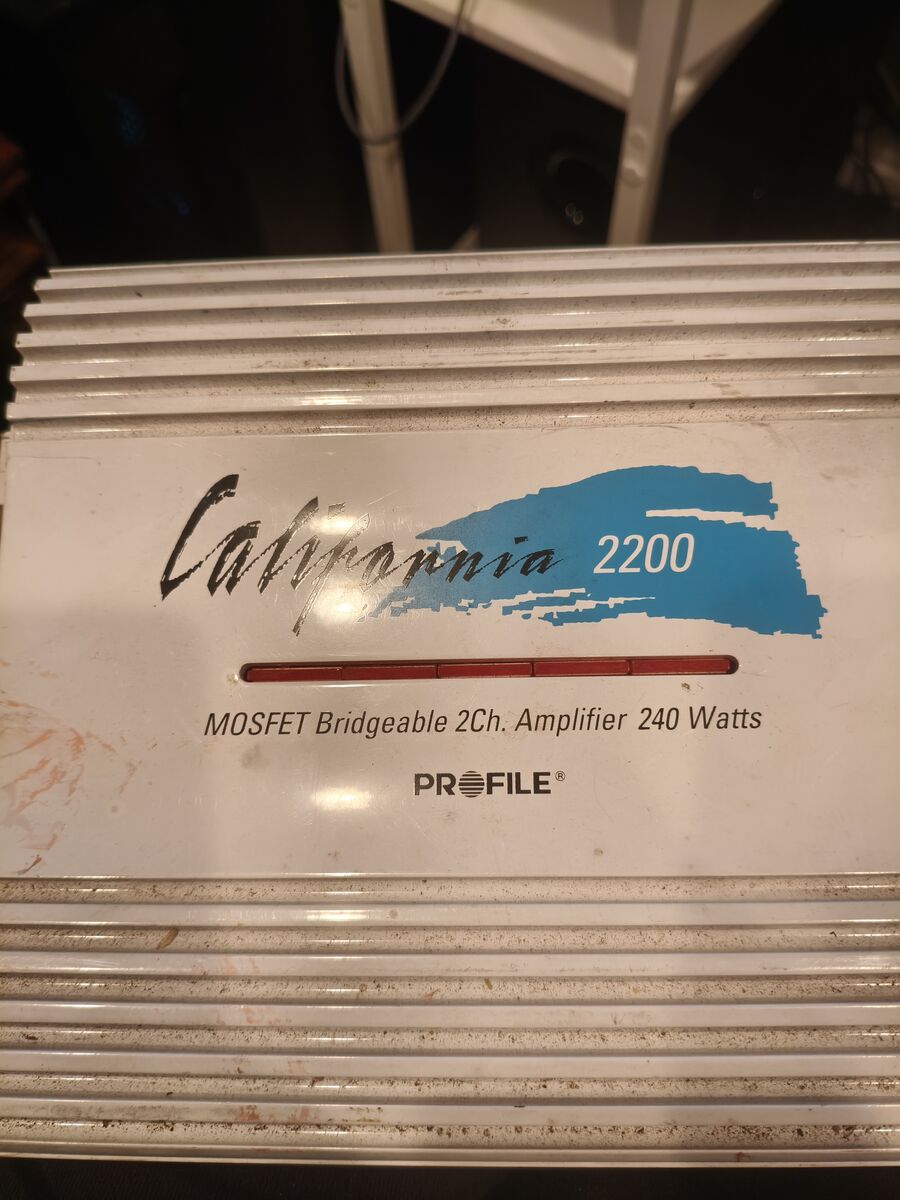 Car audio amplifier 240 w