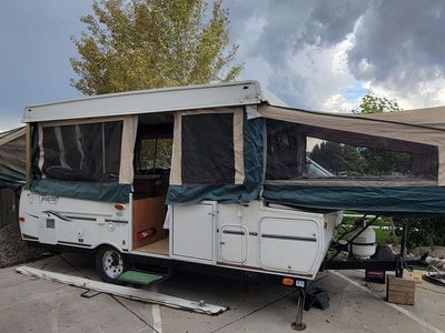 2005 Forest River Flagstaff 625D Pop-Up Travel Trailer. Sleeps 7.