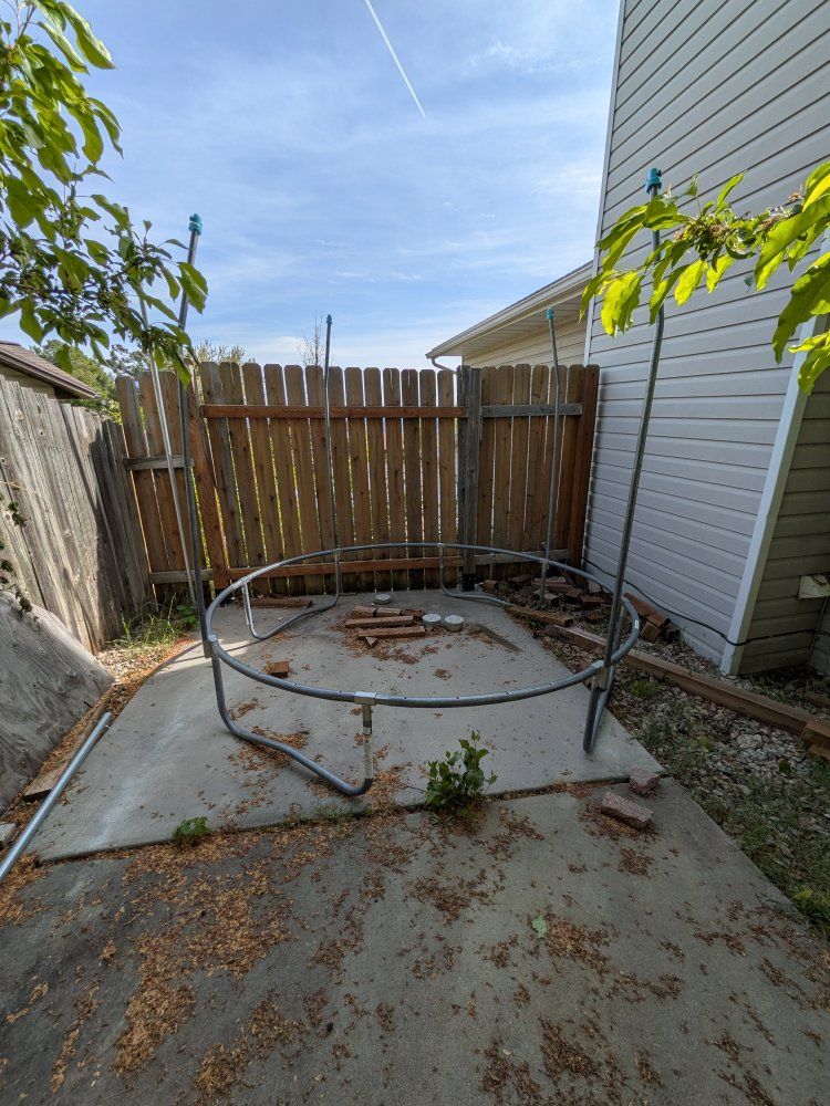 7' trampoline with metal frame