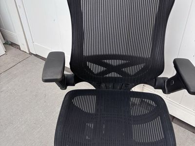 Nice office chair lumbar support in excellent condition.