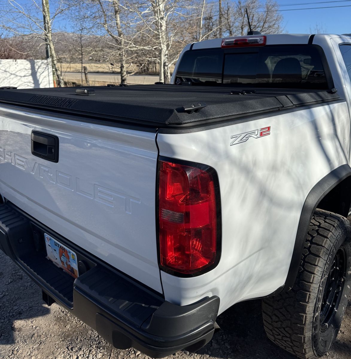 DiamondBack HD Truck Tonneau Cover 2015-2022 Chevy Colorado Short Bed 5'2" Chevrolet