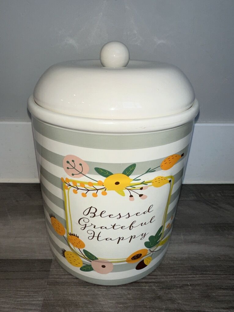 Brand new Mainstays Cookie Jar