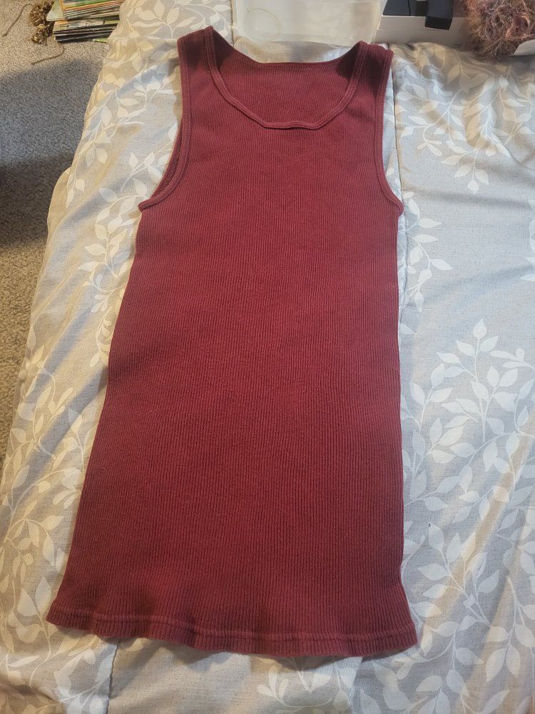 Men's Small Ribbed Tank Top - Red/maroon
