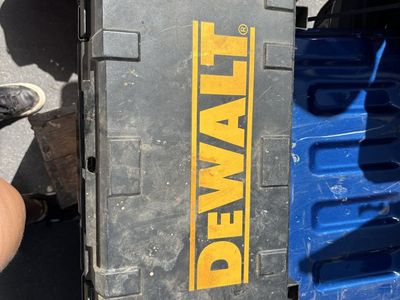 DEWALT 18V Cordless Reciprocating Saw Kit with Case - 18 Volt