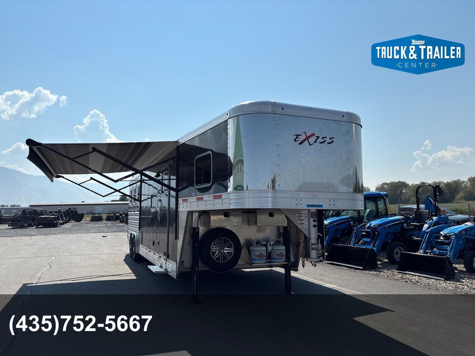 2025 Exiss 3 Horse w/ 12' LQ Slide Out