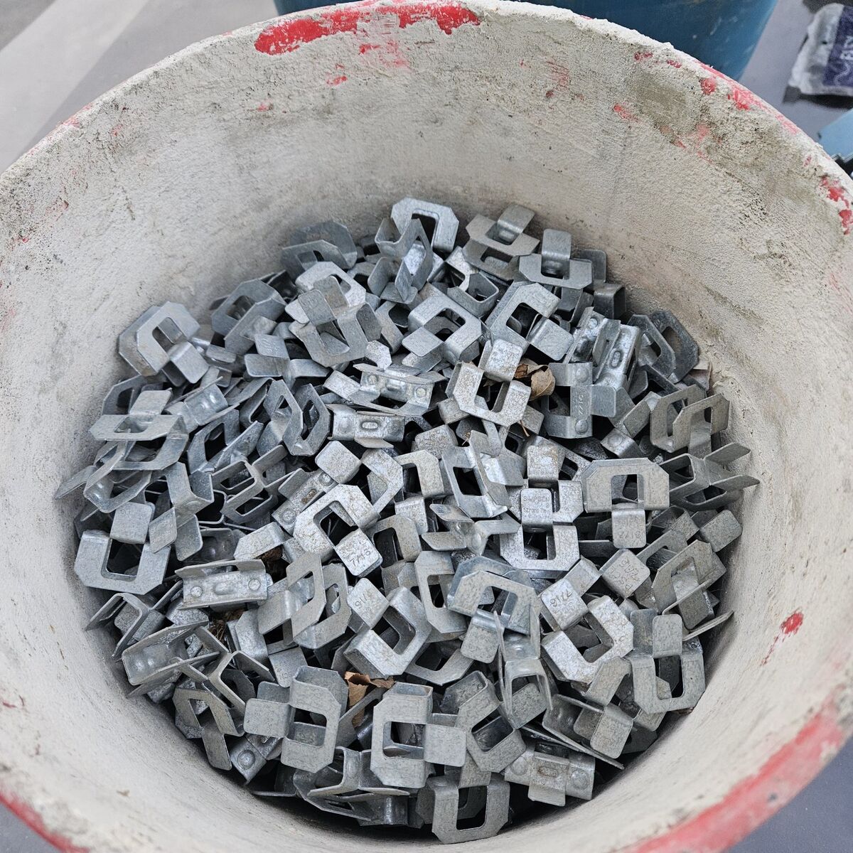 OSB clips for aligning sheets