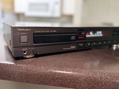 Technics SL-P230 CD Player w/ Remote