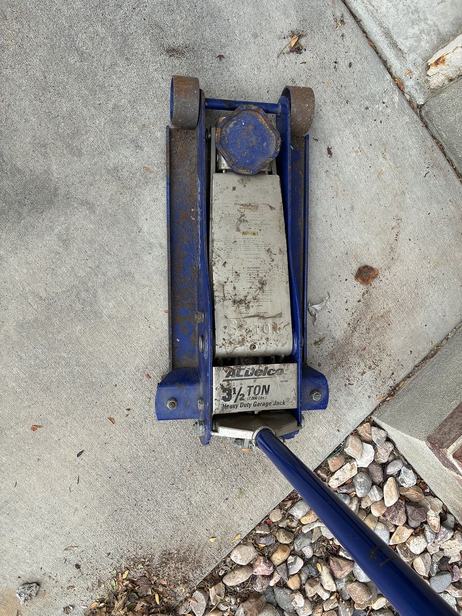 AC Delco 3 1/2 ton Heavy Duty Garage Jack