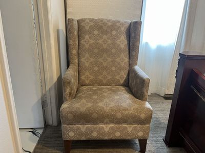 Very Comfortable Living Room Chairs