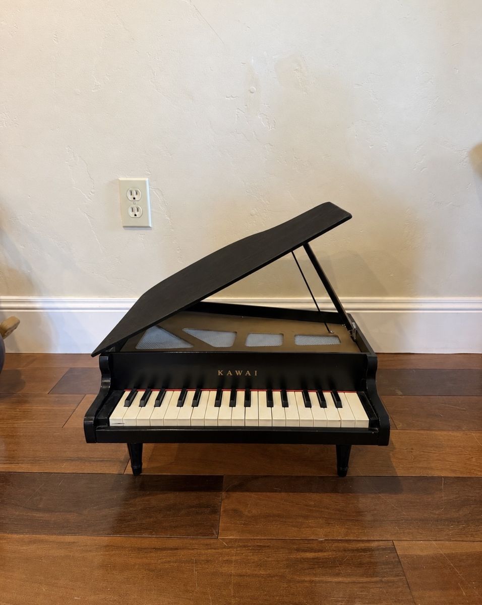Kawai Premium Mini Grand Piano – Excellent Condition – $120 OBO