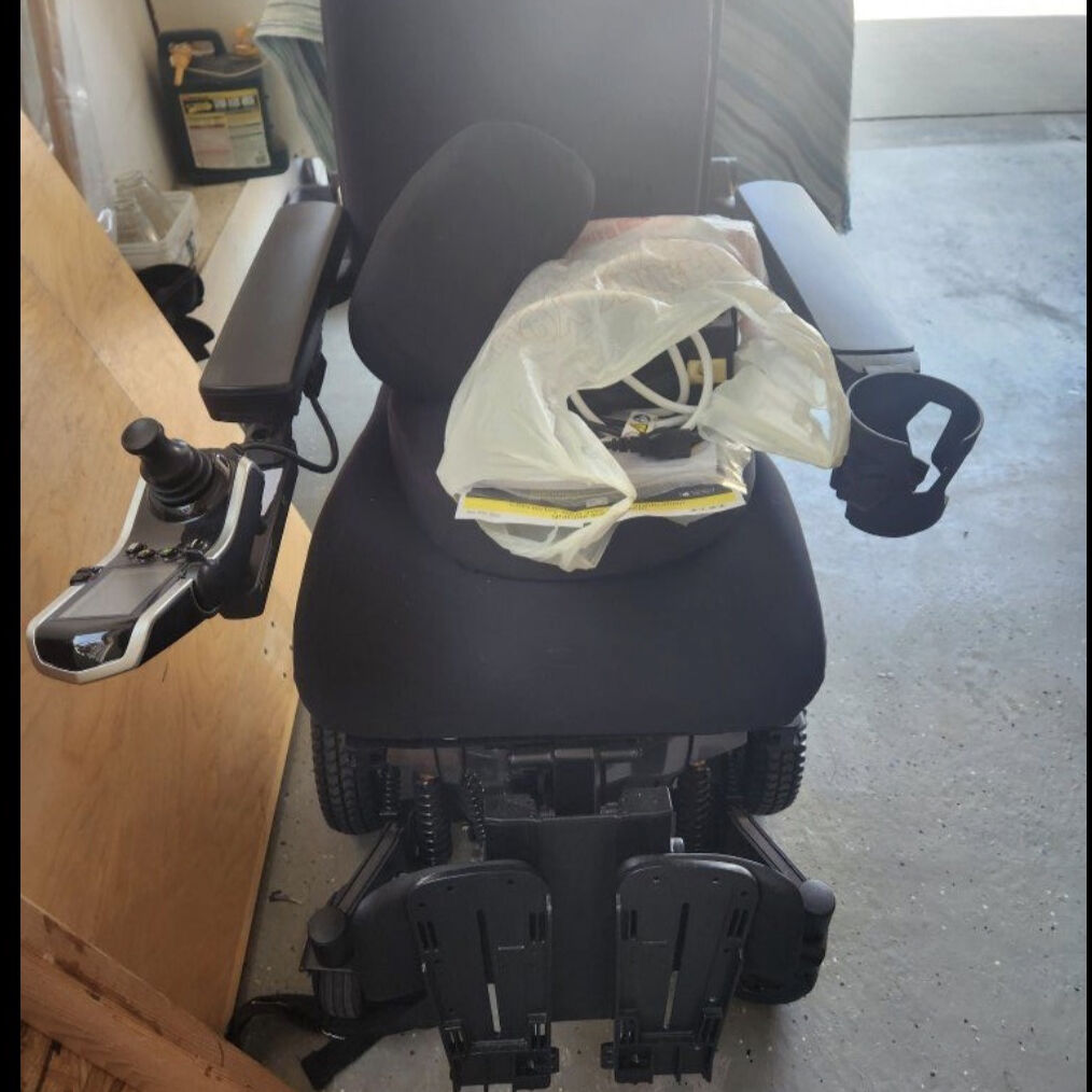 Quantum I Level power wheel chair