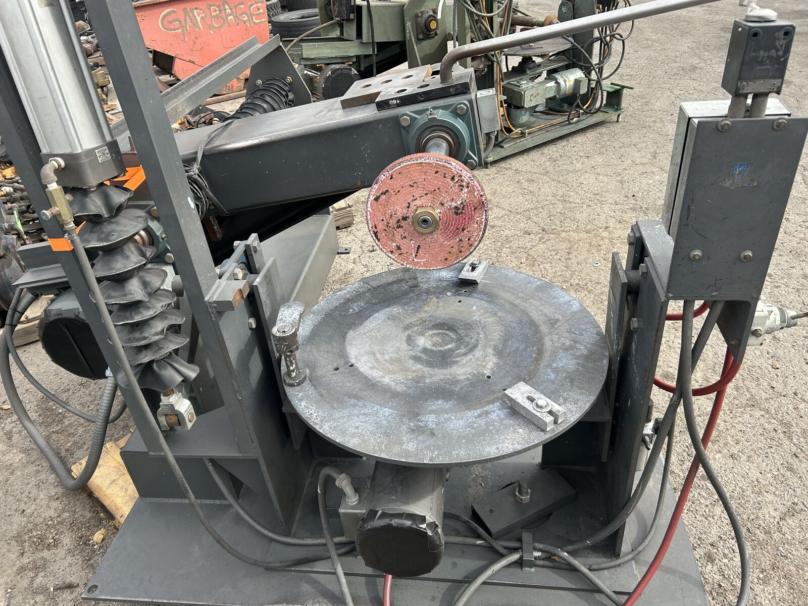 Wheel polishing machine