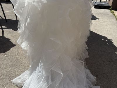 Beautiful White Strapless Mermaid Wedding Dress with Ruffled Skirt - New with Tags