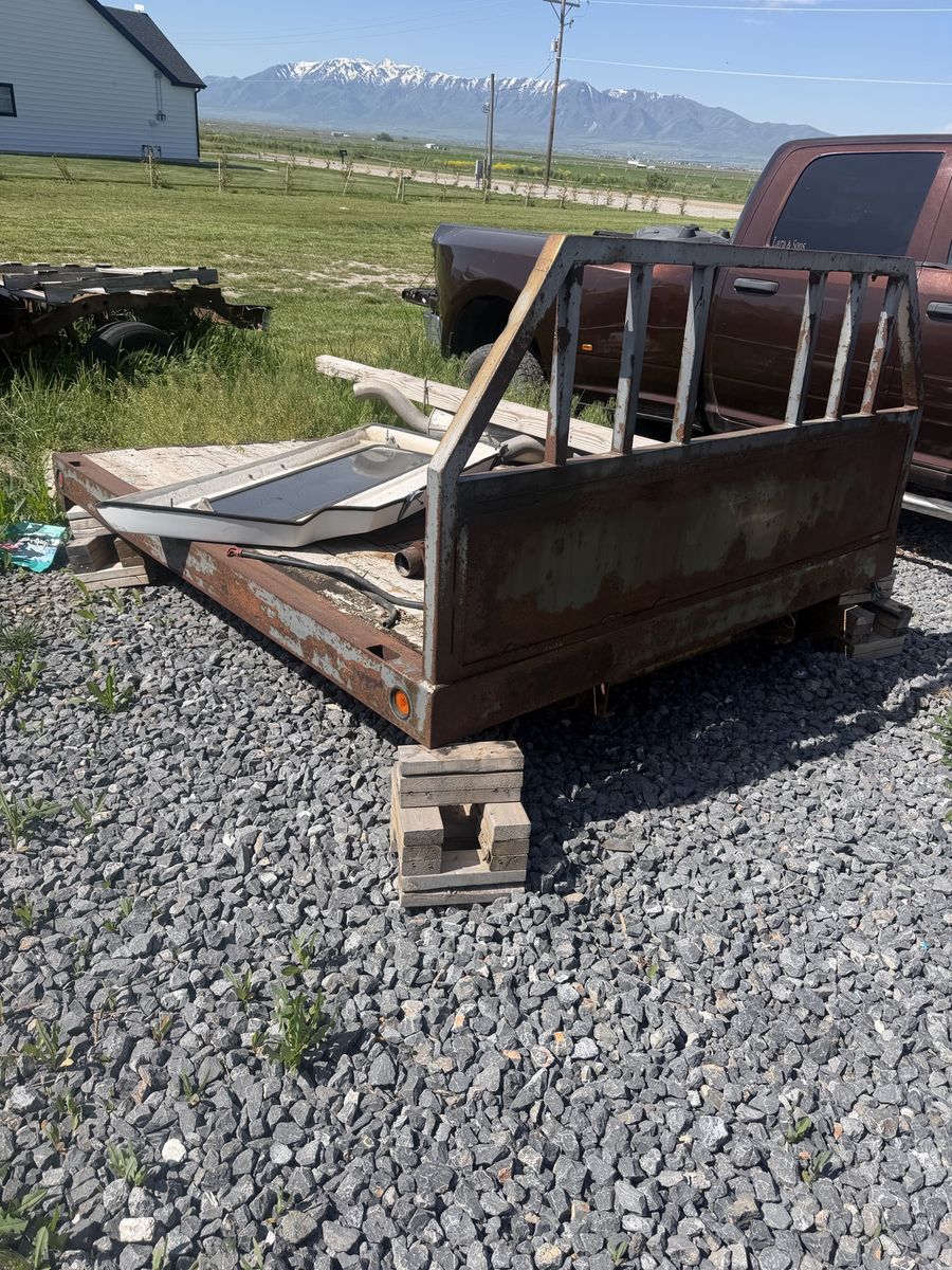 Flat bed for truck