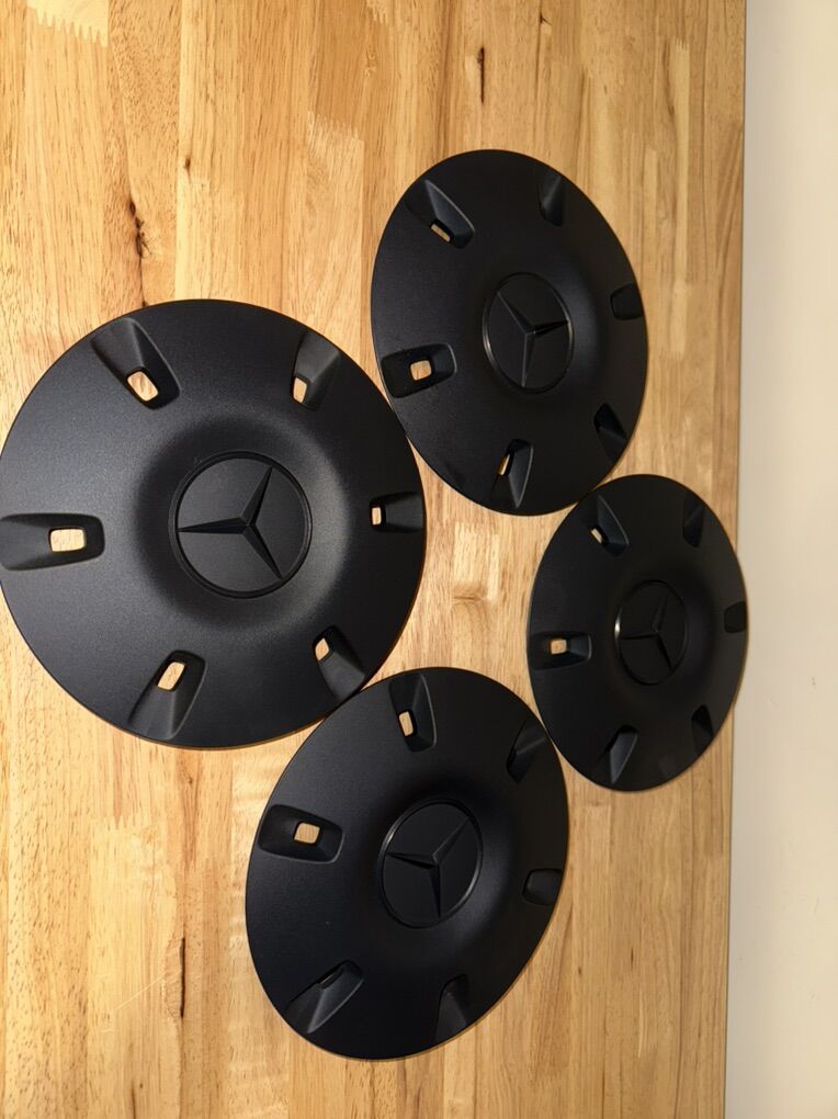 Mercedes Sprinter Wheel Center Hubcap Set