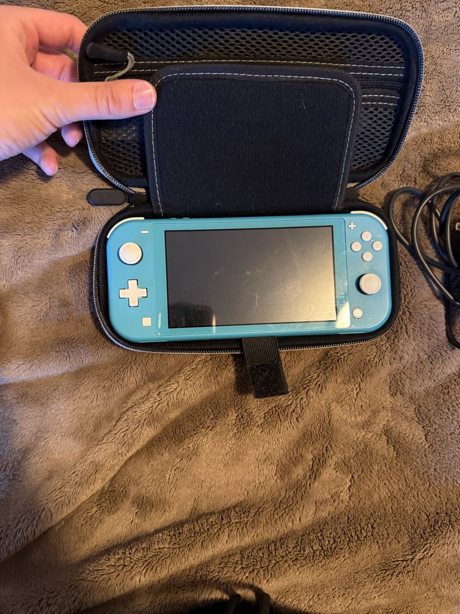 Nintendo switch Lite and games