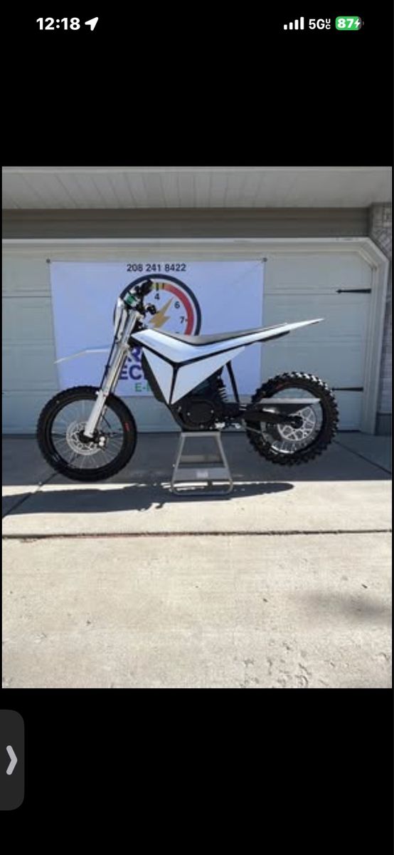 Y-Volt Surge V *DEMO* LIGHTLY USED $5300
