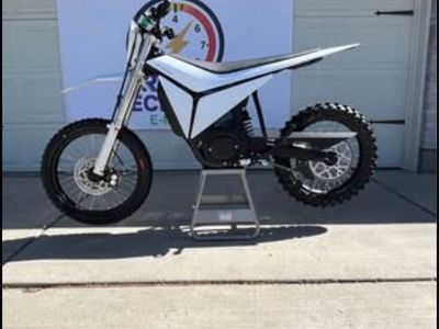 Y-Volt Surge V *DEMO* LIGHTLY USED $5300