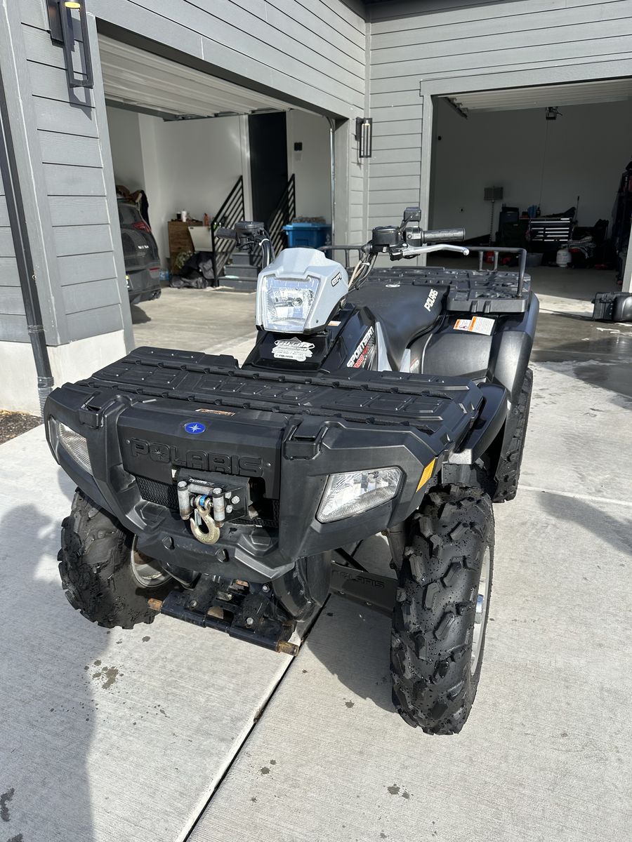 2007 Polaris sportsman 800 - Low Mile, Plow includ