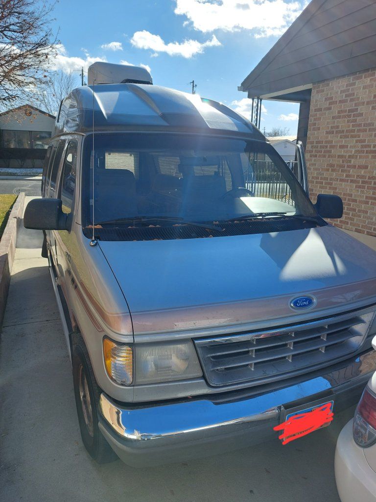 1992 Ford E-Series 