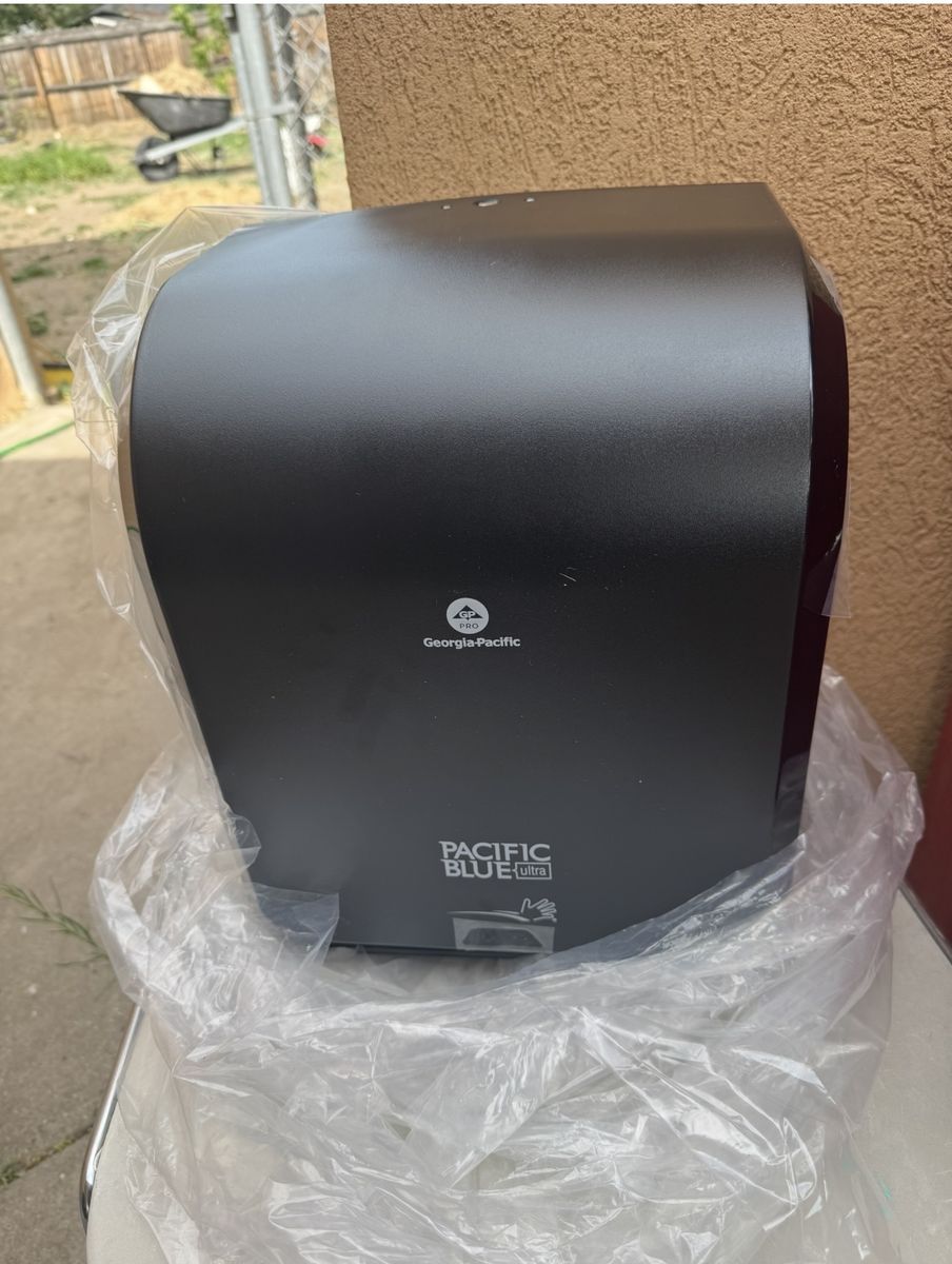GP PRO Georgia-Pacific Pacific Blue Ultra Automated Paper Towel Dispenser - Black