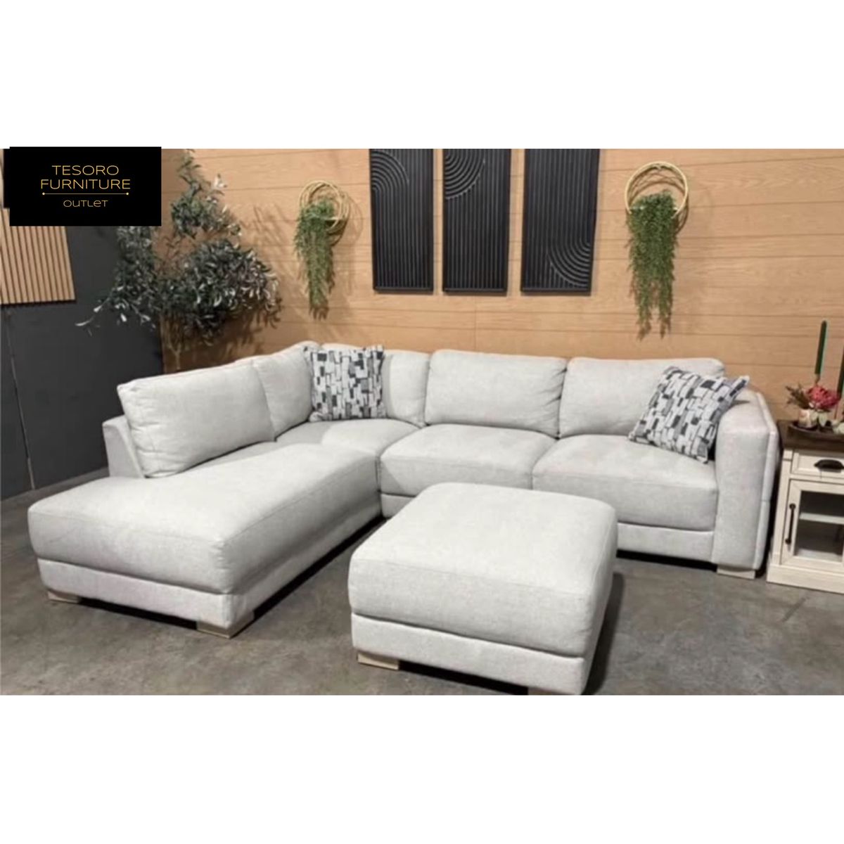 DREYDEN SECTIONAL WE OFFER DELIVERY