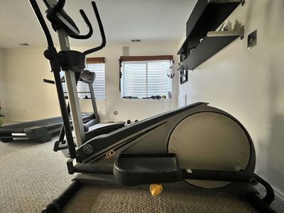 Elliptical OBO Golds Gym stride trainer 410